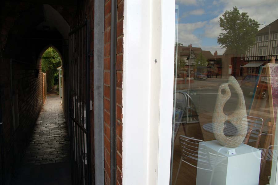 Art and the entry, Bournville.