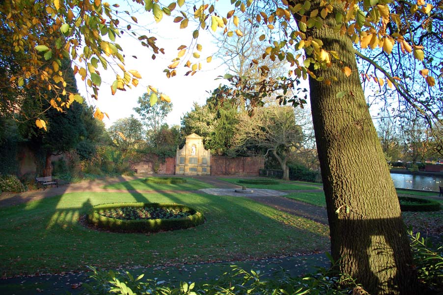 Memorial garden, Lichfield.