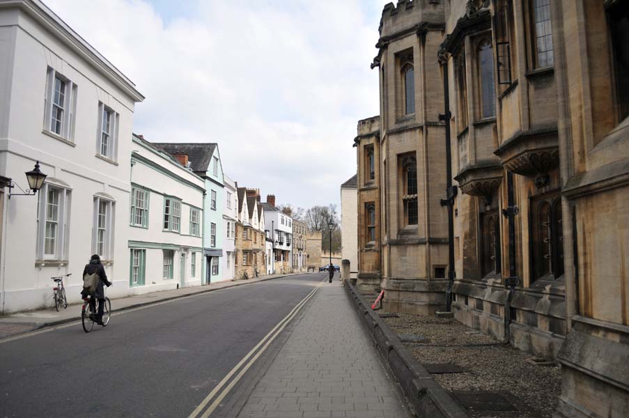 A quiet street, Oxford.