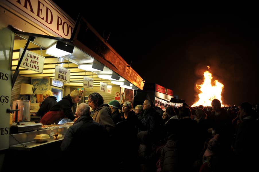 Fresh hot food stall, bonfire night, Pype Hayes park.