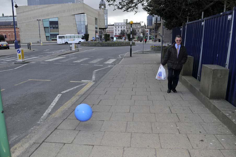 Balloon in search of a young boy, Derby.