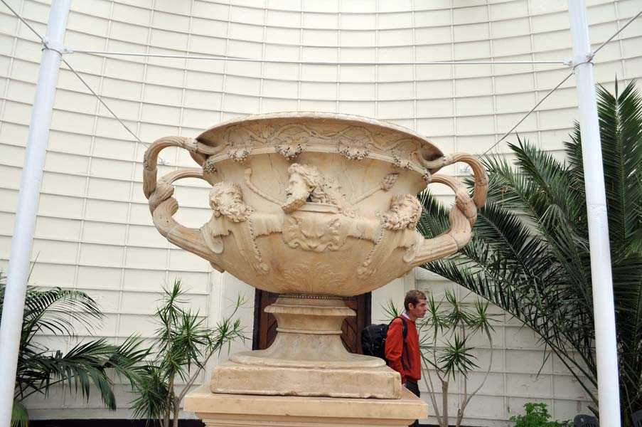 Some urn.