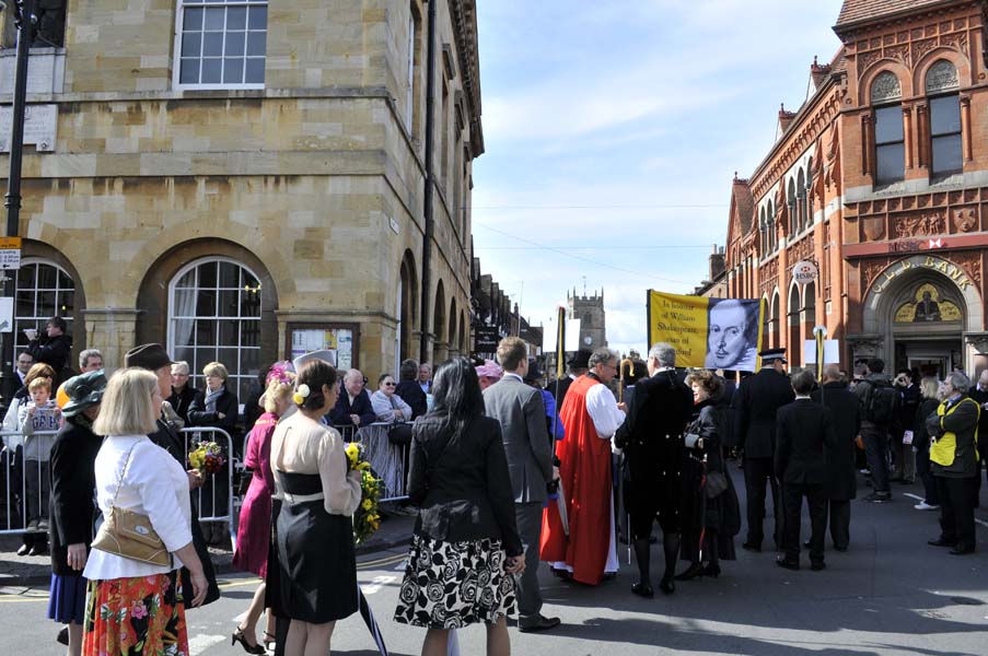 Setting out, Shakespeare's birthday celebrations, Stratford.