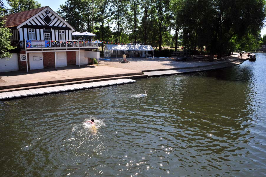 Swiming in the river.